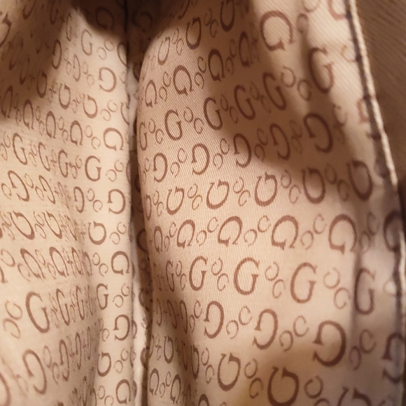 Guess satchel like new signature - Picture 11 of 16